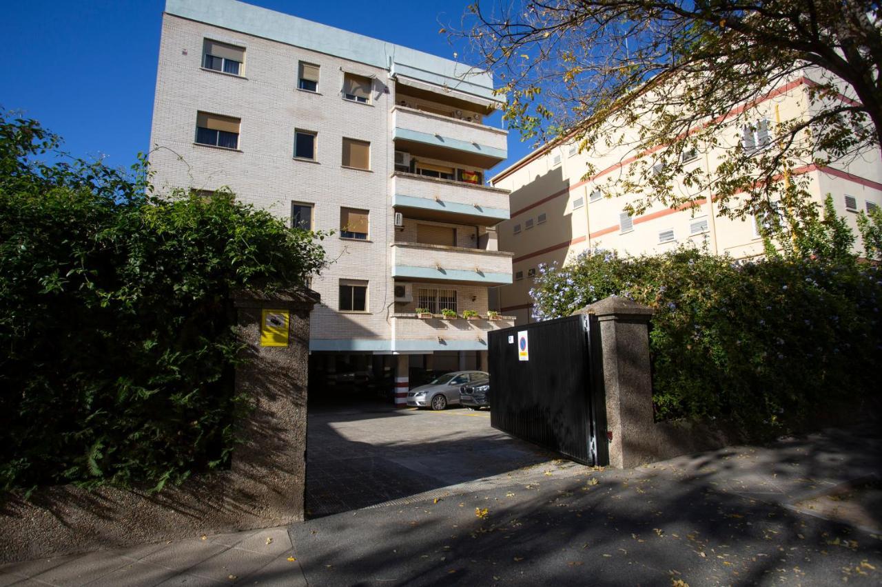 Borbolla Sevilla Urban - Parking エクステリア 写真